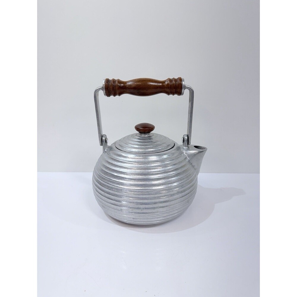 VTG Wilton Lidded Tea Pot Kettle Beehive Tiered Armetale Metal